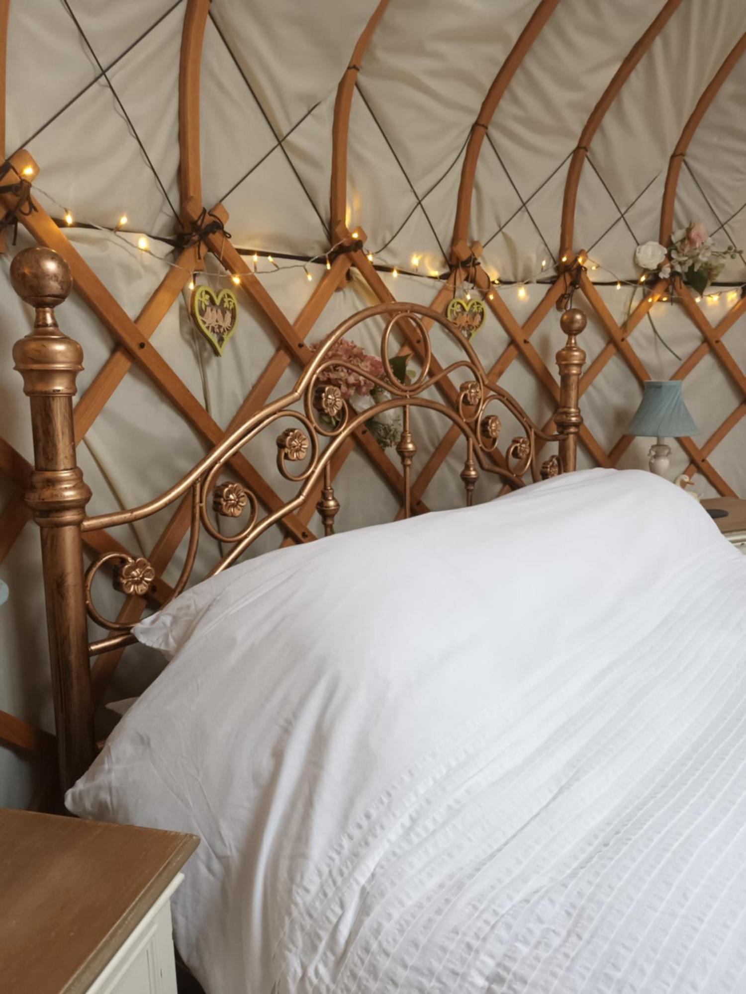 Gingerbread Cottage Yurts Dereham Esterno foto