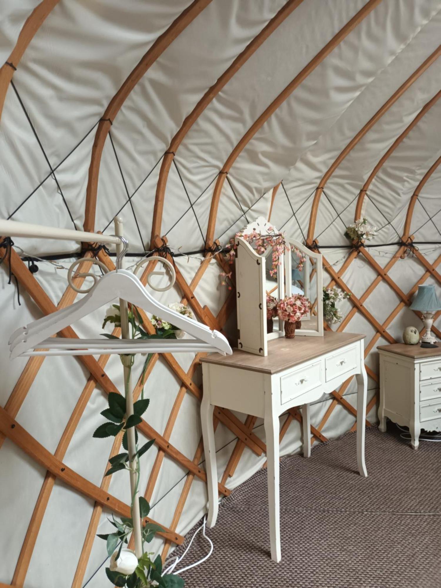 Gingerbread Cottage Yurts Dereham Esterno foto