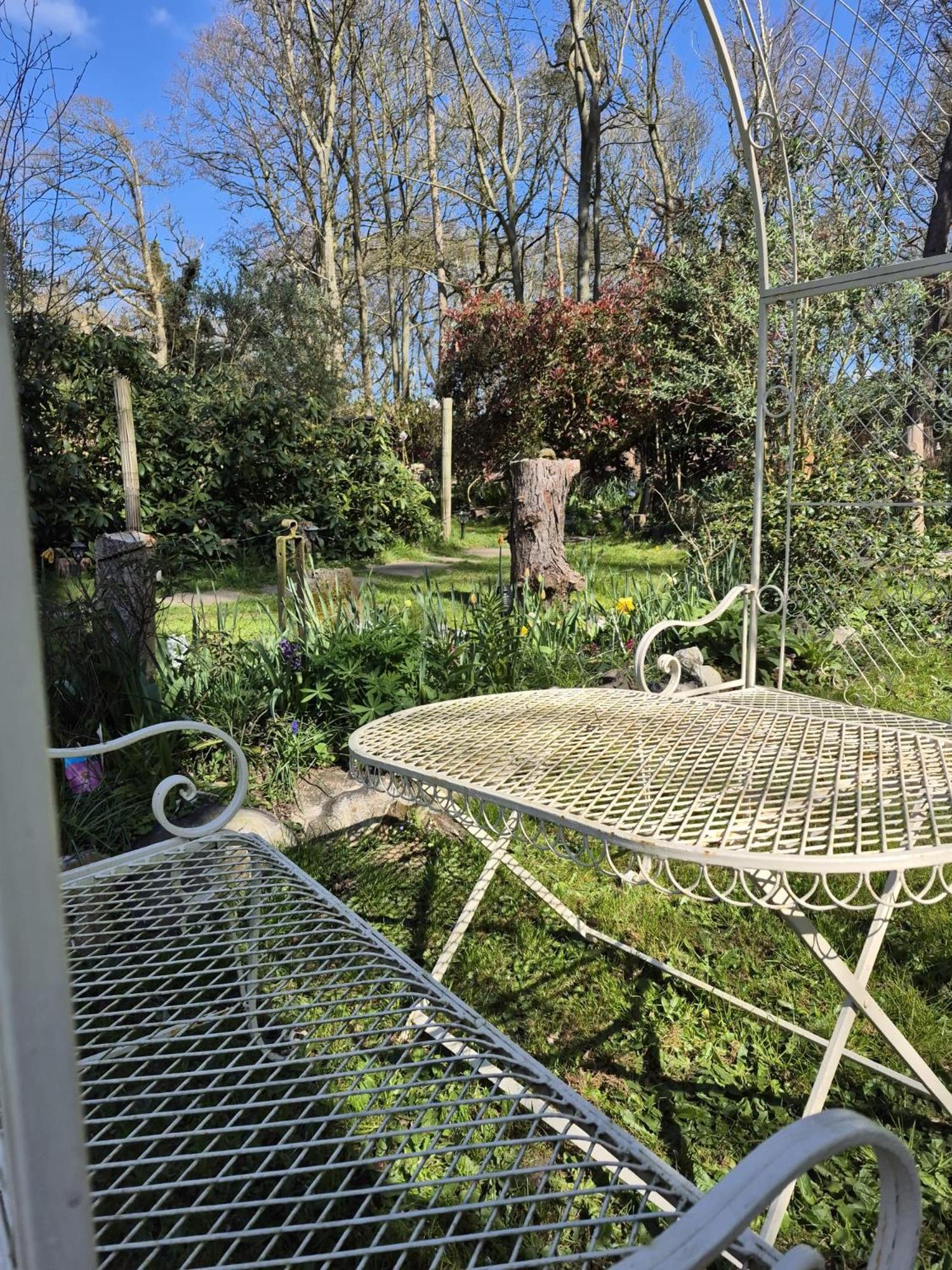 Gingerbread Cottage Yurts Dereham Esterno foto