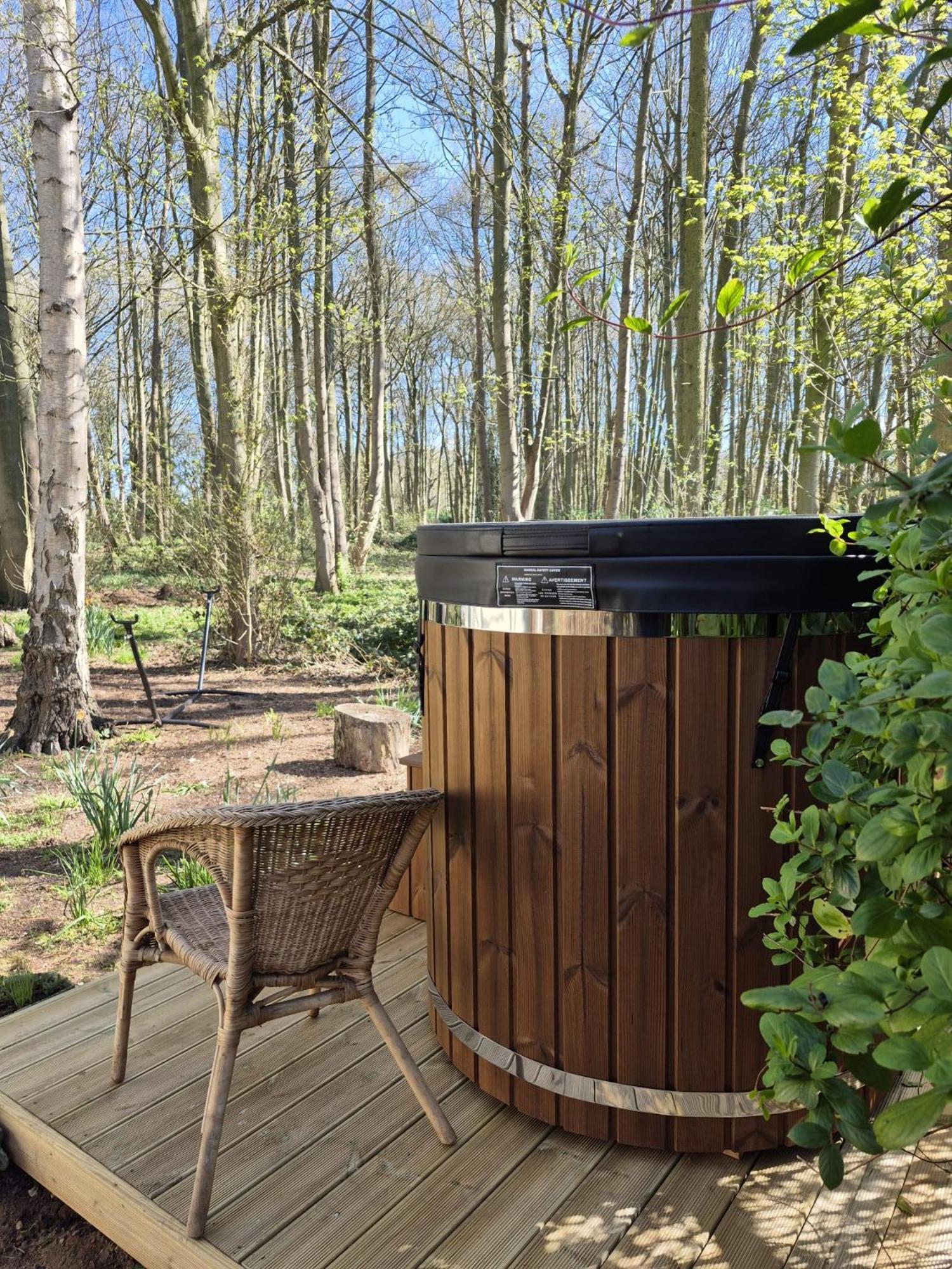 Gingerbread Cottage Yurts Dereham Esterno foto