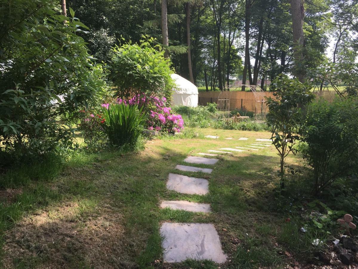Gingerbread Cottage Yurts Dereham Esterno foto